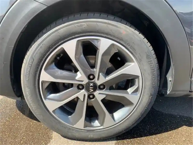 Kia Stonic 1.0 t-gdi 120 ch isg dct7 — photo 36