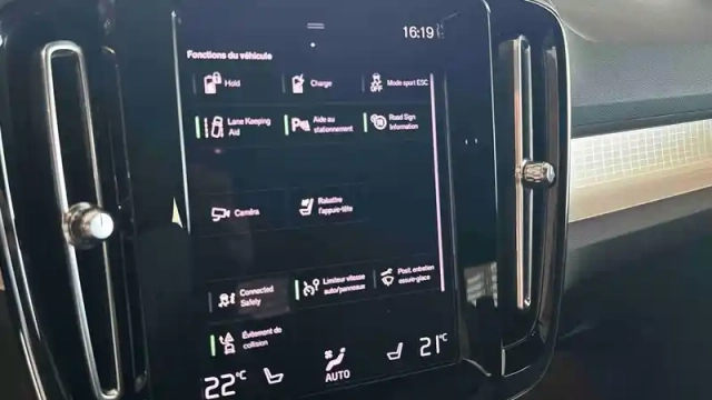 Volvo Xc40 t4 recharge 129+82 ch dct7 — photo 23