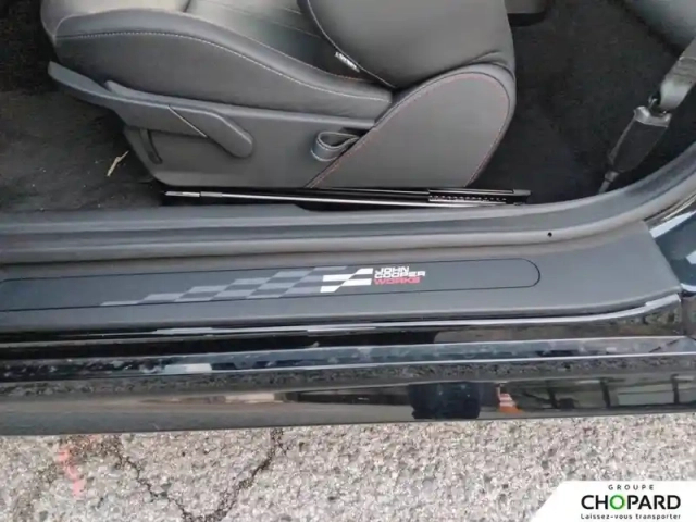 Mini Cooper electric se 218 ch — photo 39