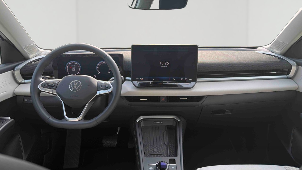 Volkswagen T-Roc 1.5 eTSI EVO2 Hybrid 150 ch DSG7 — photo 9
