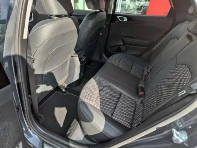 Kia Xceed 1.5 t-gdi 140ch active dct7 — photo 12