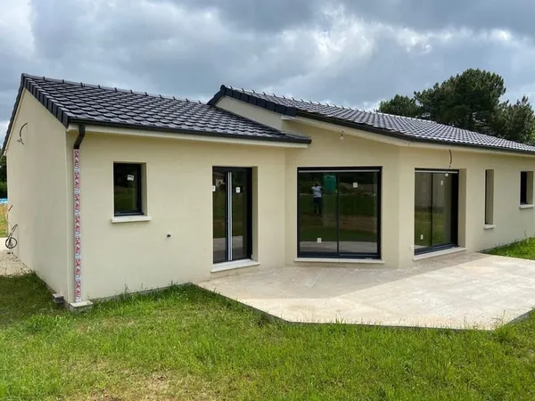 MAISON - ETAIMPUIS