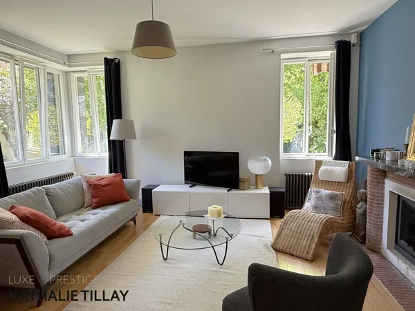 Orleans Dunois, maison a vendre, En face St Croix, rénovée, grand jardin et stationnements sécurisés