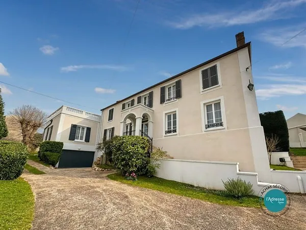 Maison 8 pièces 250 m²