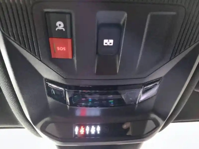Peugeot 408 phev 225 e-eat8 — photo 28