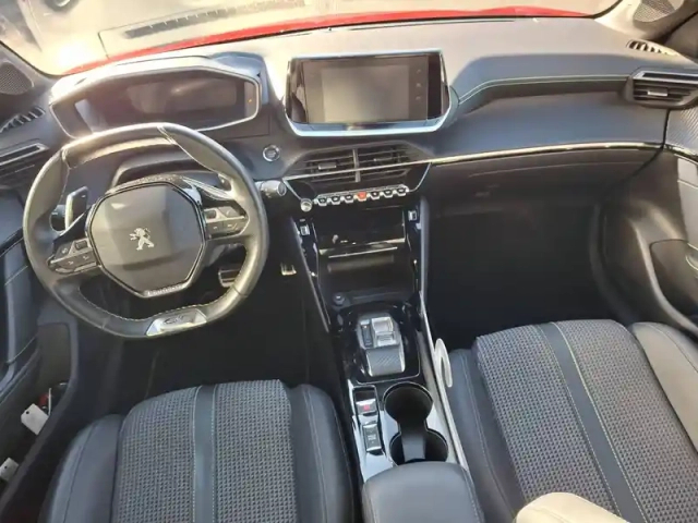 Peugeot 208 puretech 100 s&amp;s eat8 — photo 17