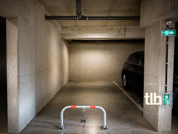 Place de parking sécurisée en sous-sol - Domaine de Canastel