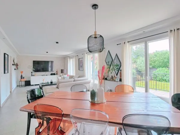 Maison 7 pièces 225 m²