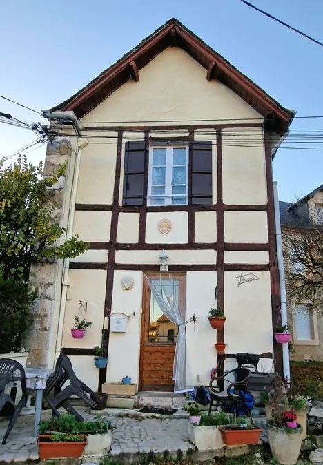 Photo 1