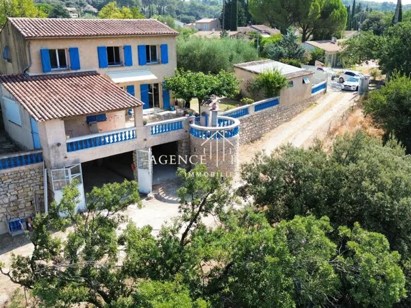 Villa T6 de 200 m2 sur 900 m2 de terrain