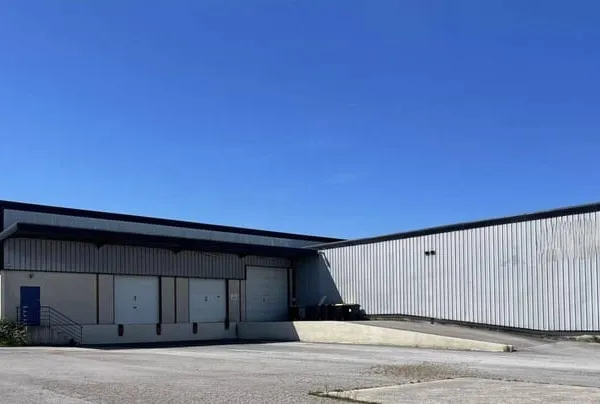 Local d'activité 2250 m²