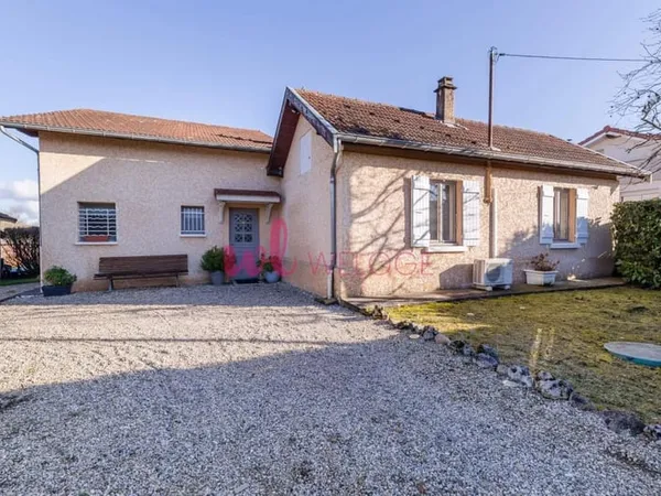 Maison familiale avec piscine et grand jardin Tignieu secteur Jameyzieu