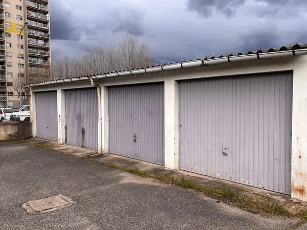 Parking/Garage