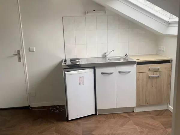 LA VARENNE SAINT-HILAIRE LOCATION 2 PIECES