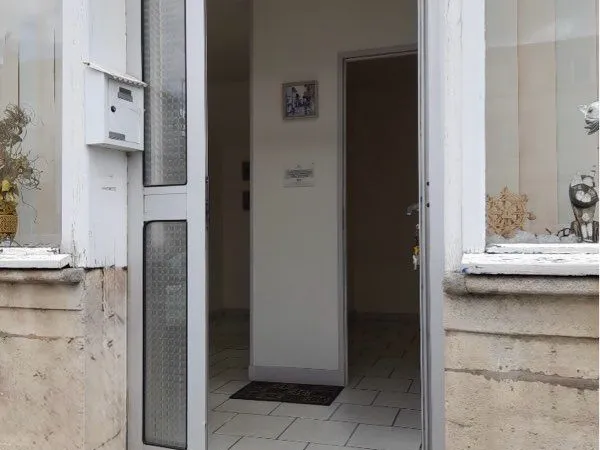 Local professionnel 26 m² à louer - Saint-Dizier - 330 /mois