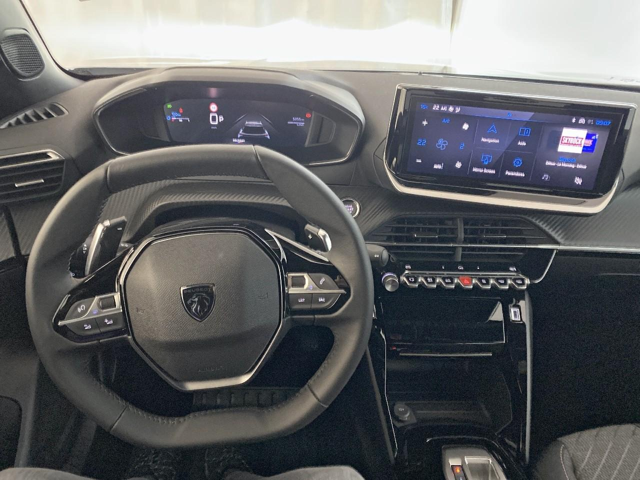 Peugeot 2008 hybrid 145 ch e-dcs6 allure — photo 15