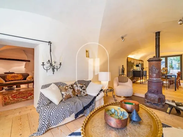 Maison de village atypique en pierre à vendre à 20 mn d'Uzès