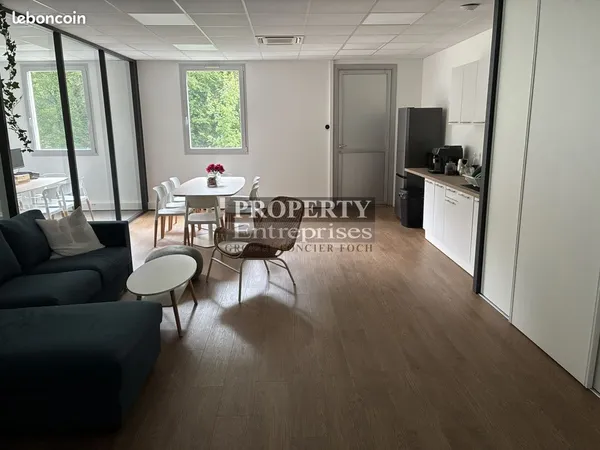 Bureaux 104 m² Saint-Priest