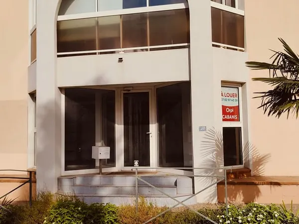 Local commercial 1 pièce 45 m²