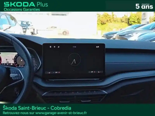 Skoda Octavia combi 2.0 tdi scr 150ch sportline dsg7 — photo 11