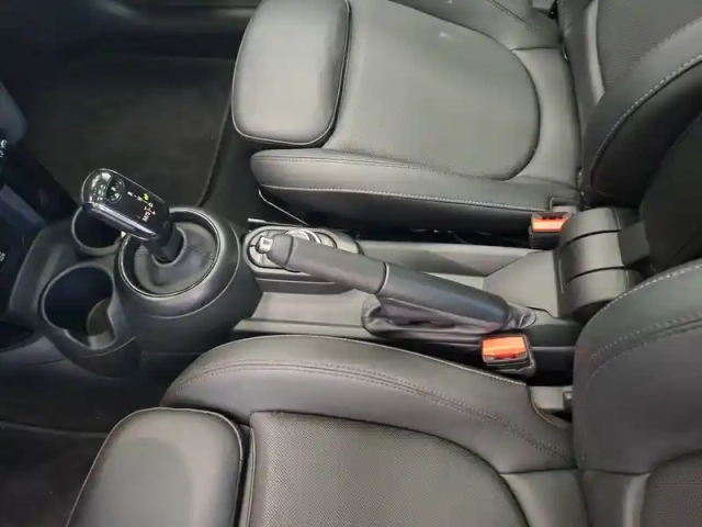Mini Mini hatch 3 portes cooper 136 ch dkg7 — photo 21