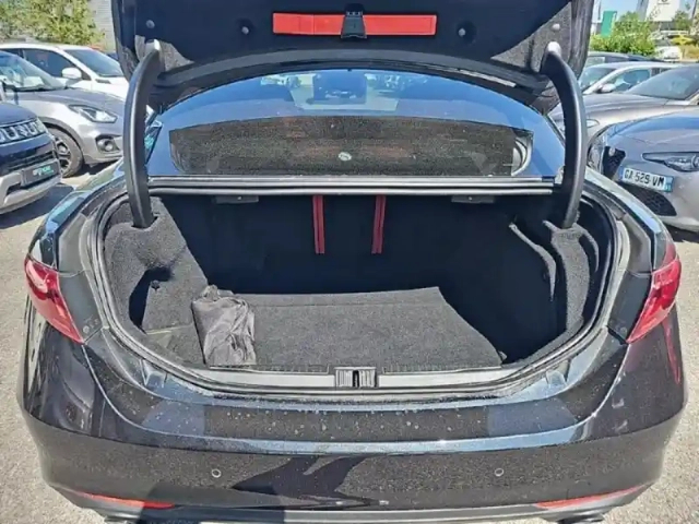 Alfa Romeo Giulia 2.0 tb 200ch sprint at8 my22 — photo 6