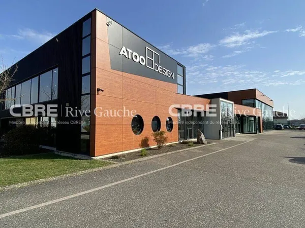 Local d'activité 5881 m²
