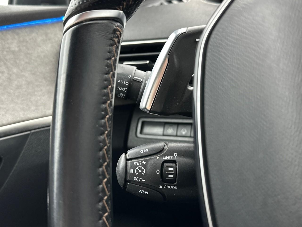 Peugeot 3008 hybrid4 300 e-eat8 gt — photo 20