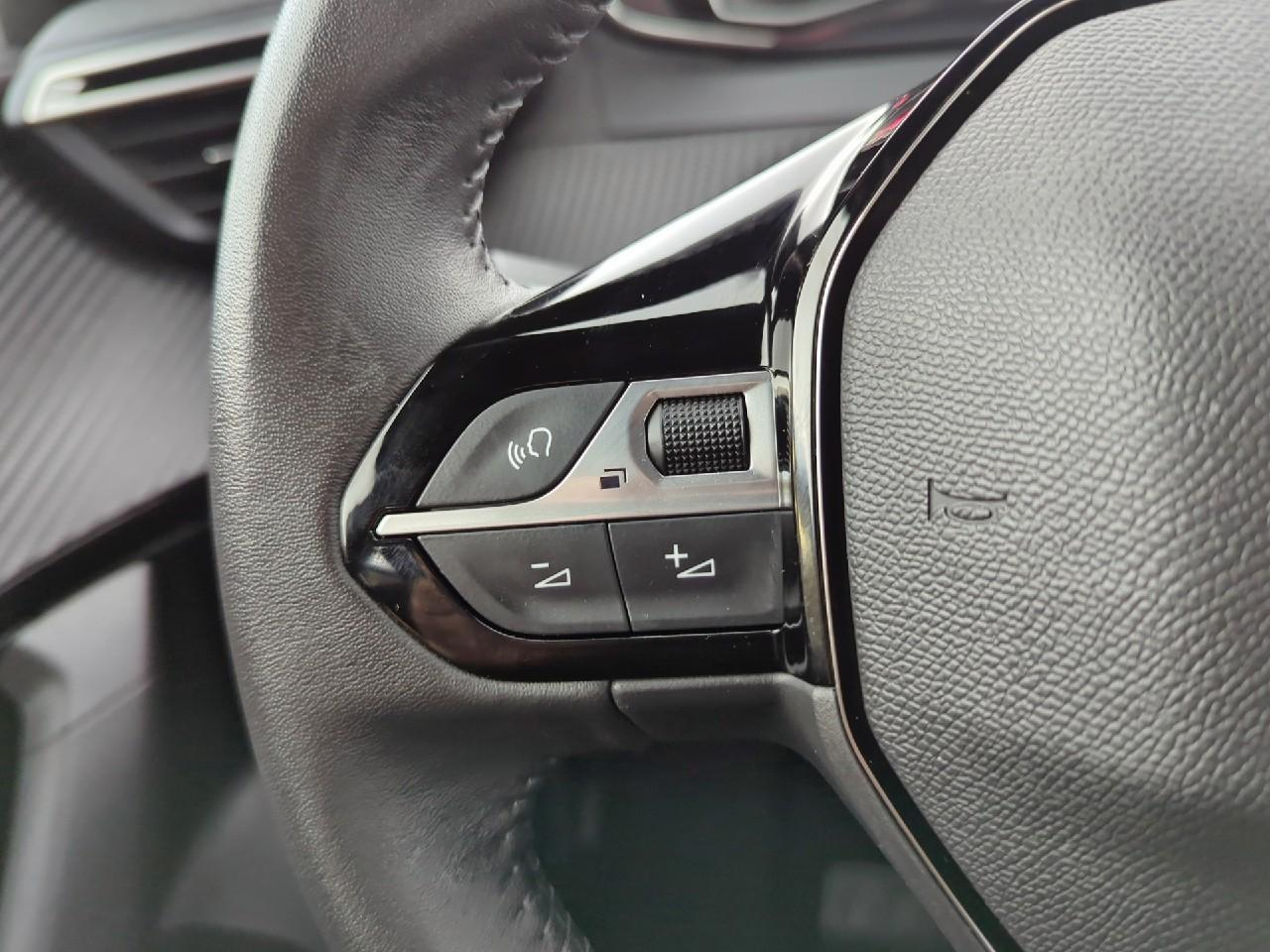 Peugeot 2008 puretech 100 s&s bvm6 active — photo 20