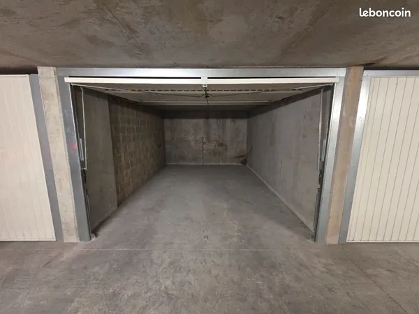 Garage dans sous-sol sécurisé