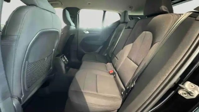 Volvo Xc40 t4 recharge 129+82 ch dct7 — photo 16