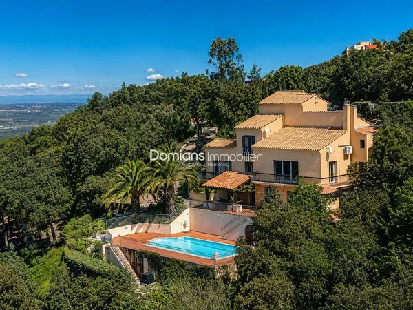 Maison de luxe 7 pièces 217 m²