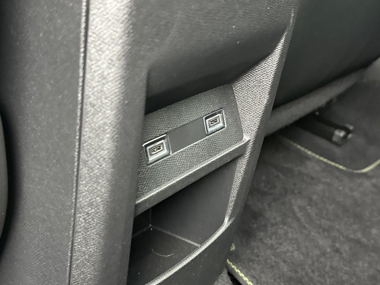 Peugeot 408 hybrid 145 e-dcs6 gt — photo 36