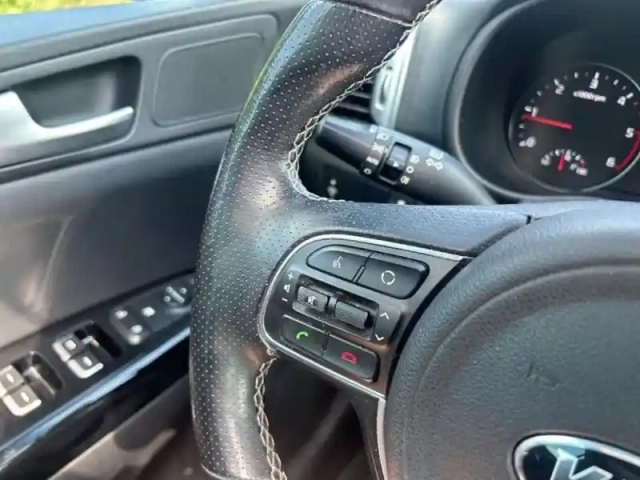 Kia Sportage 1.7 crdi 141ch isg gt line 4x2 dct7 — photo 13