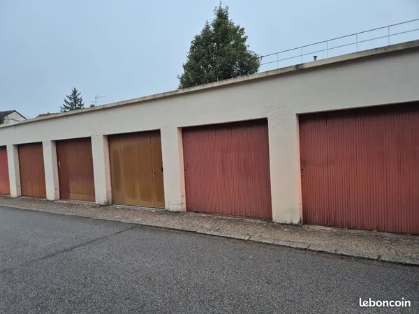 Box/garage a louer