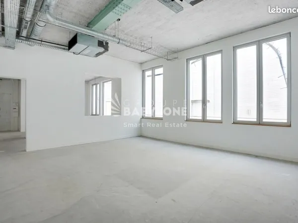 Bureaux 1 200 m²