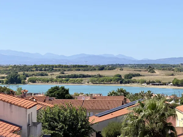 Vente appartement avec terrasse et garage vue lac, 66180 Villeneuve de la Raho.