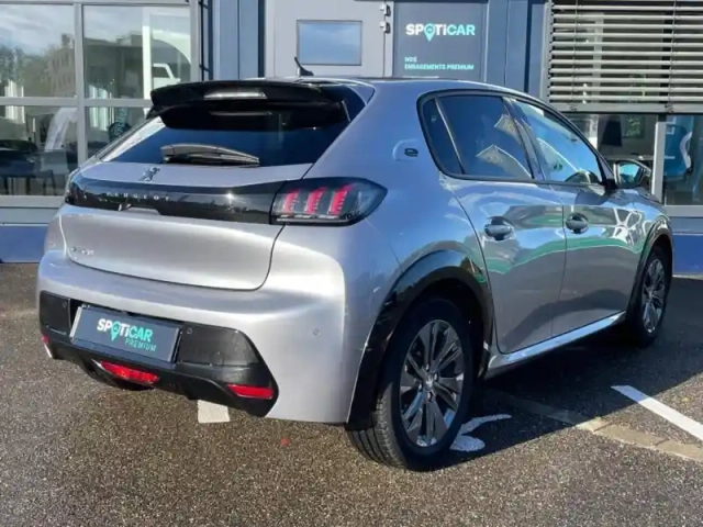 Peugeot 208 e- 136ch allure pack — photo 3