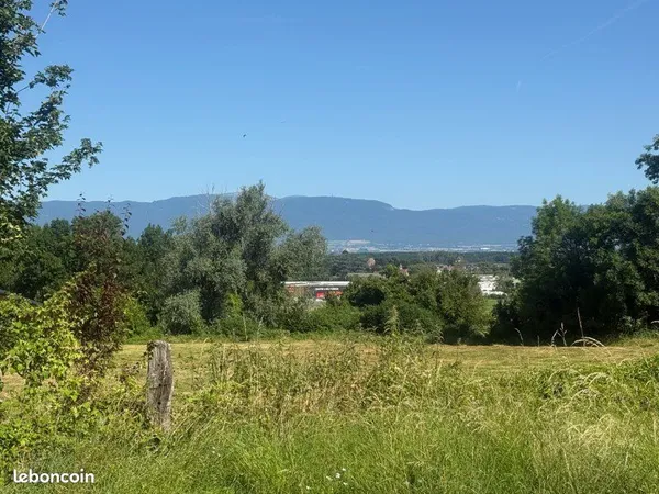 Terrain constructible avec vue jura