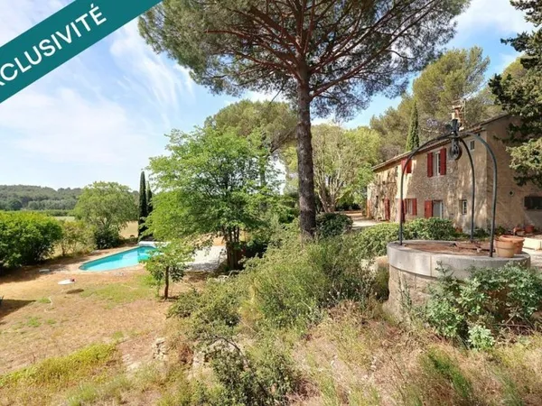 Lambesc, Mas traditionnel d'environ 220m² sur 4 ha
