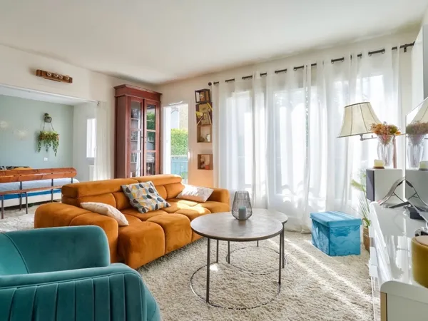 Vends appartement· 65m² - 3/4 pièces et 2 chambres avec place de stationnement et cave Quartier Chât