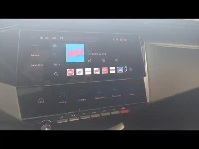 Peugeot 308 phev 225ch gt e-eat8 — photo 14