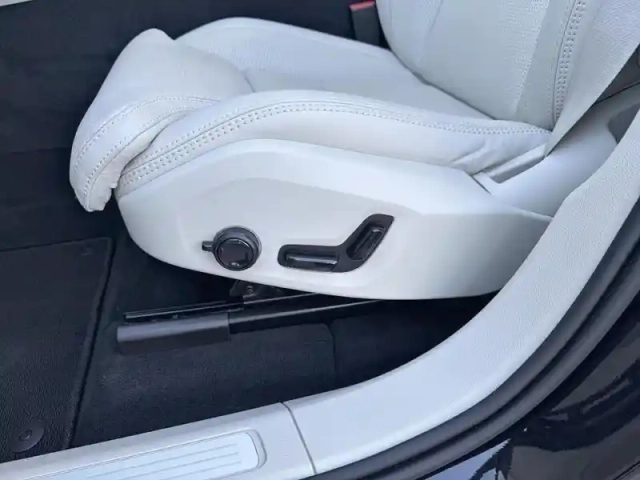 Volvo Xc60 t6 hybride rechargeable 350ch ultra style dark geartronic 8 awd — photo 12