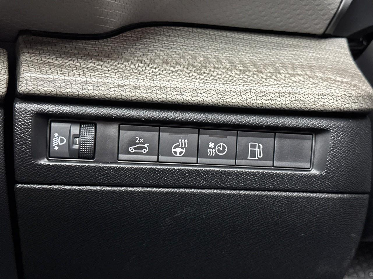 Citroën C5 X hybride rechargeable 225 s&s e-eat8 shine pack — photo 17
