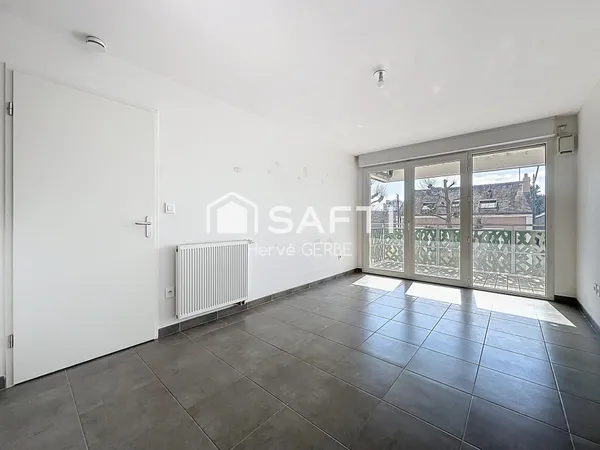 T2 lumineux avec balcon et stationnement