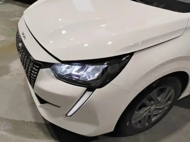 Peugeot 208 bluehdi 100 s&amp;s bvm6 style — photo 14