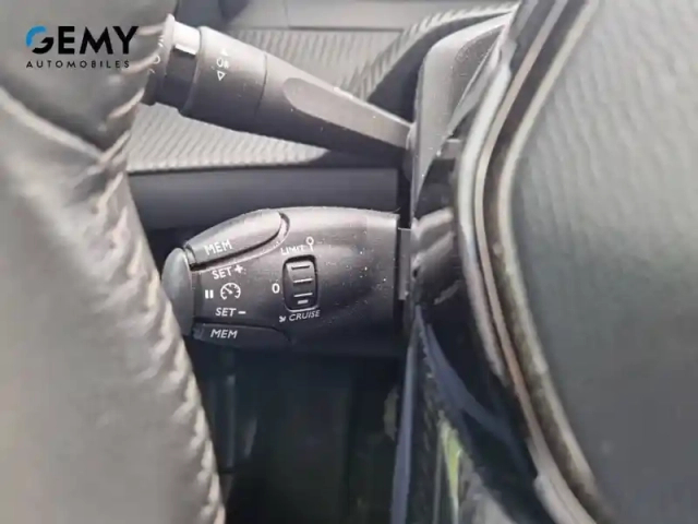 Peugeot 208 puretech 100 s&amp;s bvm6 — photo 17