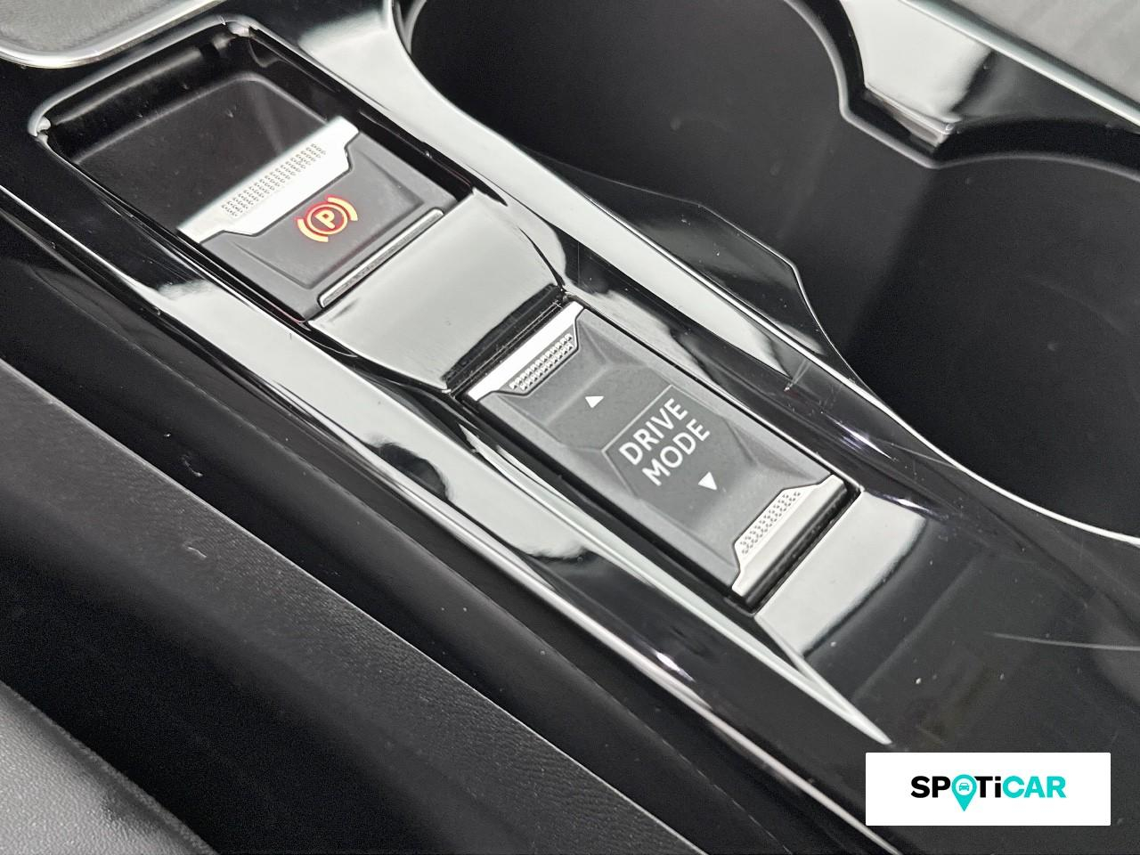 Peugeot 2008 1.2 puretech 130ch s&s allure pack — photo 18