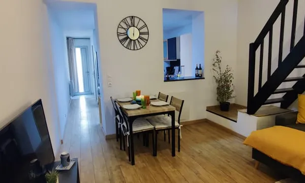 MAISON MEUBLÉE À ROUBAIX 89 m2 4 CHAMBRES - 1210 EUR CC