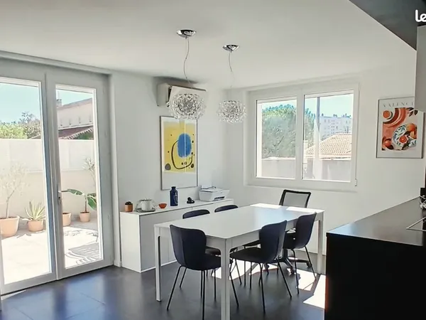 Maison 120 m² rénovée - 2 Garages + Espaces extérieur - Camille Vernet à 2 min